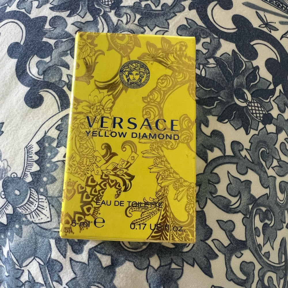 Versace Yellow Diamond Fragrance Box